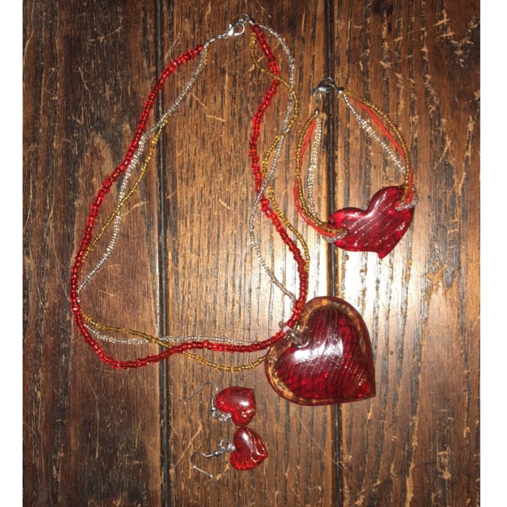 Pier one glass jewelry set